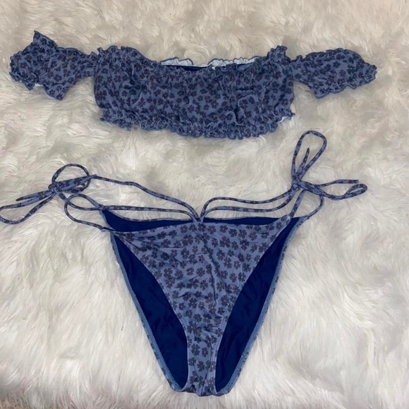 LA Hearts by PacSun blue flower emily lettuce off the shoulder bikini - Picture 2 of 4
